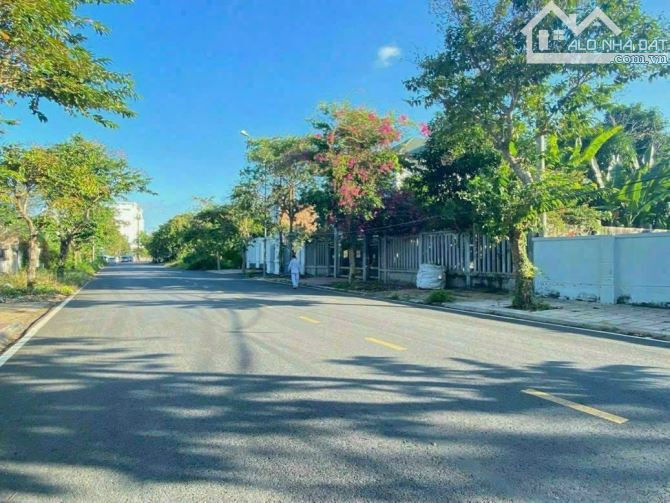 BÁN NỀN BIỆT THỰ 560m2 ĐƯỜNG NGUYỄN HỮU CẦU KDC CỒN KHƯƠNG