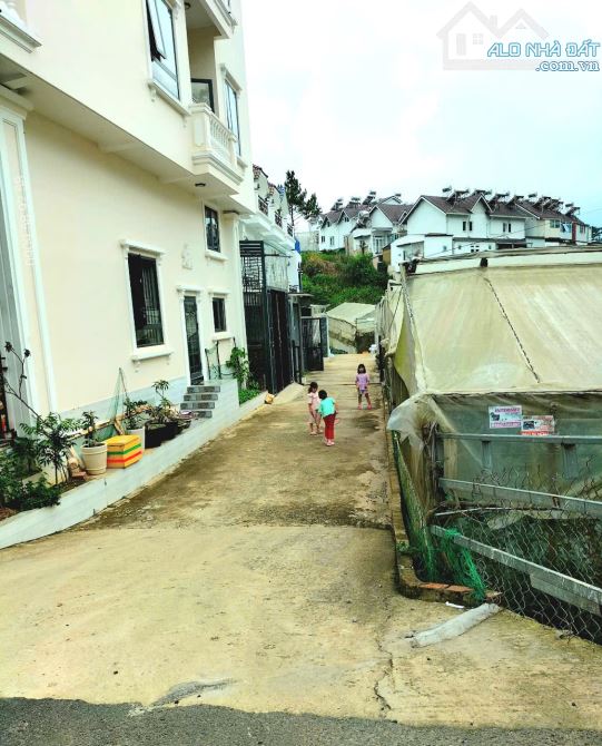 Bán đất ngộp khu dân cư hẻm xe hơi gần chợ số 6, đi Hồ Xuân Hương 4km