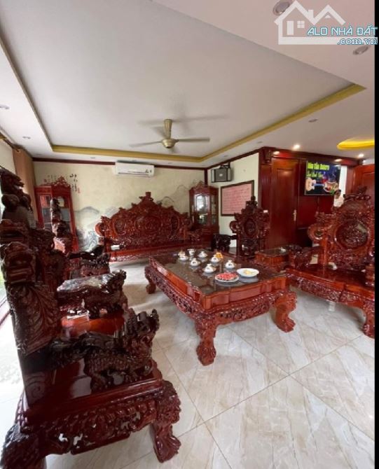 Biệt Thự/ 38 Tỷ /326 M2/ 18 M tiền/Hoa Bằng Lăng . Mê Linh .