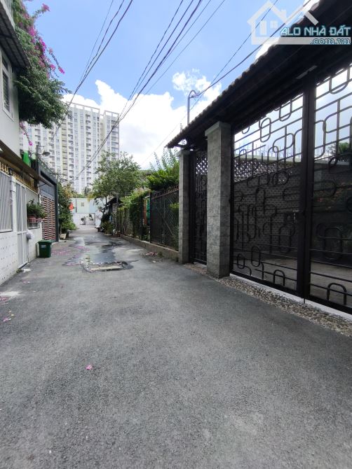 Hiếm ! Đất view sông Giồng Ông Tố,cạnh MT Nguyễn Duy Trinh,1450m2(38x38m).Tặng nhà 4 tầng.