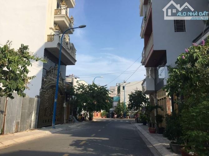 Bán nhà hẻm 8m Nguyễn Cửu Đàm-Tân Phú-ngang 4m-110m2-nhỉnh 11 tỷ