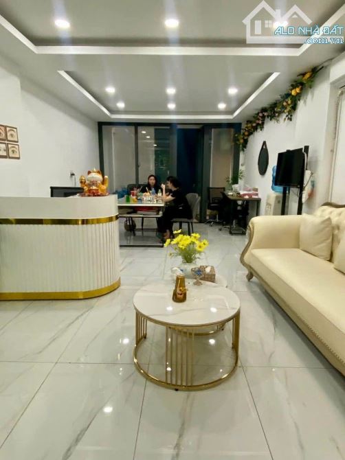 Bán Gấp Nhà HXH Đường Lý Chính Thắng, Quận 3, DT 4 x 20m, 6 Tầng, Chủ 19.6 Tỷ