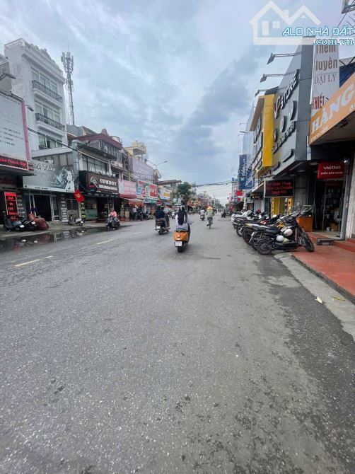 Bán nhà mặt đường phố Minh Khai, dt 60, mặt tiền hơn 8m siêu hiếm