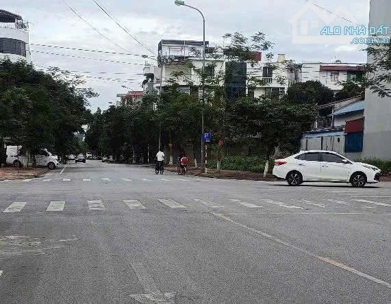 Pán lô đất mặt Ngô Quyền nhìn sang trường Chuyên Kinh Bắc,TP Bắc Ninh. Giá 8,x tỷ