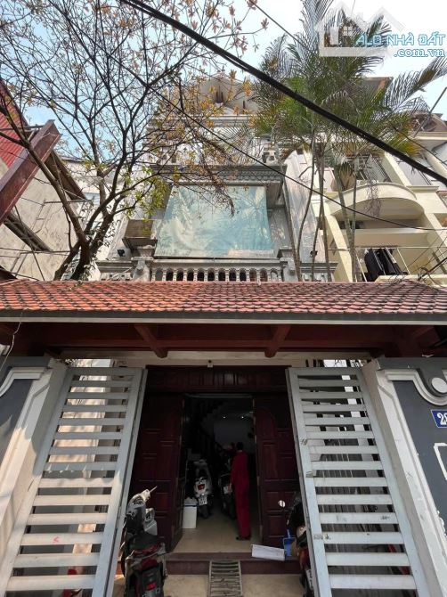 Cho thuê nhà ngõ ô tô Giải Phóng 4 tầng x 90m2 làm VP, KD online 21 Triệu