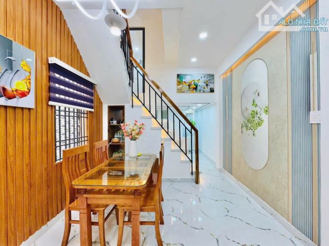Bán nhà nở hậu Lý Chính Thắng Q.3, 3 tầng, tài lộc, nhích 3 tỷ