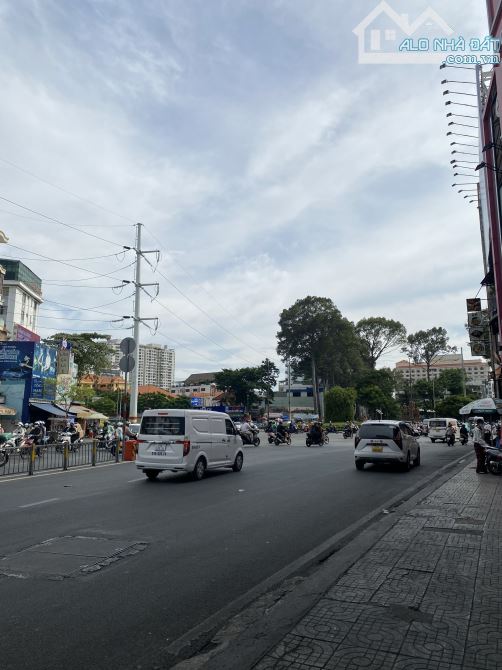 Giảm 1 tỷ – Nhà 3 tầng Nguyễn Thị Minh Khai, Q.3 – Gần Q.1 – 60m² – Chỉ 5.5 tỷ