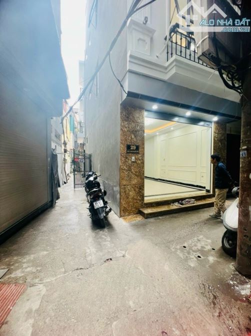 🏡Nhà mới Thang Máy ngõ 155 Cầu Giấy 40m2 xây 6 tầng mt hơn 4 mét NHỈNH 10 TỶ - LÔ GÓC - 6