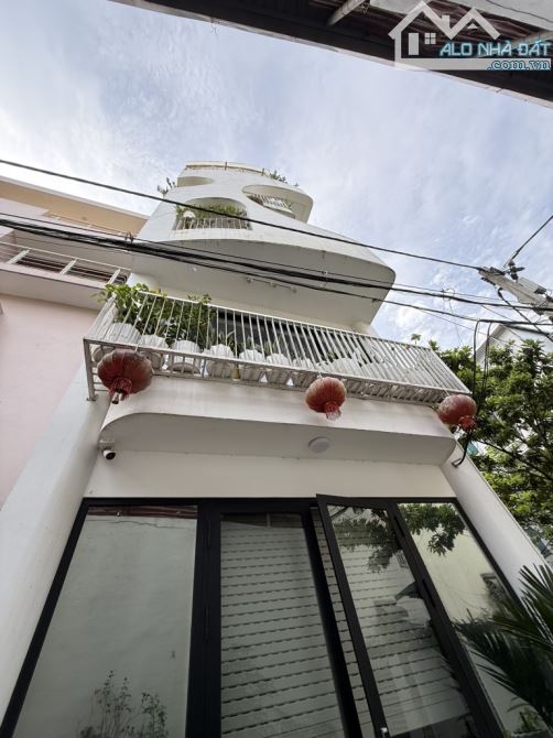 CỰC HIẾM - LÔ GÓC 2 THOÁNG - NHÀ MỚI DÂN XÂY - THIẾT KẾ HIỆN ĐẠI - Ô TÔ VÀO NHÀ - NGÕ NÔNG