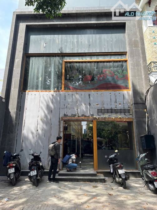 Cho thuê nhà 11 Lê Quý Đôn, P. Võ Thị Sáu, Quận 3. Trệt, 2 lầu, 8x22 chỉ 150tr