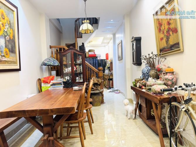 Nhà bán chính chủ ngõ nông rộng