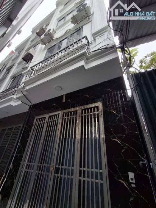 Bán nhà Hữu Hòa 33m2 x 4 tầng, lô góc thoáng sáng, 5.15 tỷ