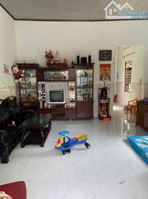 BÁN NHÀ GÓC 2MT HẺM 56 NGUYỄN THỊ ĐỊNH ĐỐI DIỆN TRƯỜNG LÁI VIỆT MỸ. DT: 10x33M