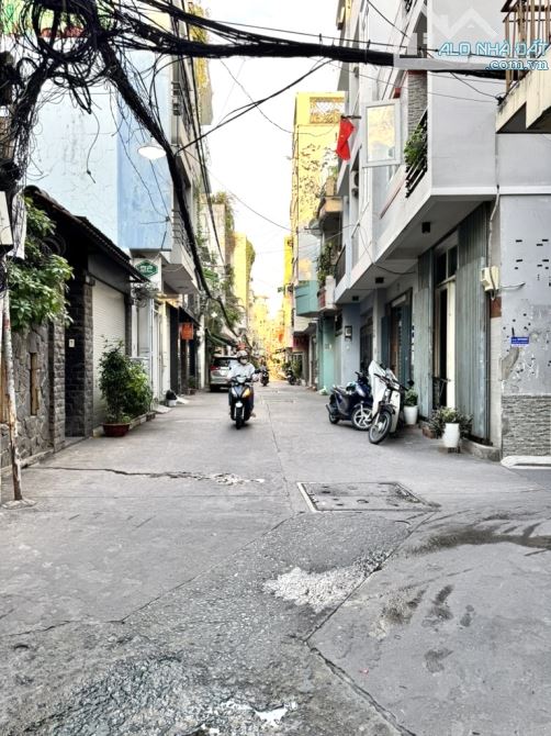 🏡HIẾM💥NỞ HẬU TÀI LỘC💥HẺM XE HƠI - PHAN ĐĂNG LƯU P.1 PHÚ NHUẬN - 32M2 -CHỈ NHỈNH 4 TỶ.🌹