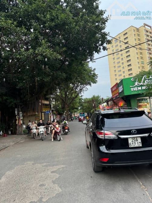 BÁN ĐẤT NGÕ 296 LĨNH NAM LÔ GÓC- O TO ĐỖ CỔNG