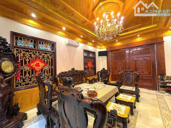❣️ Biệt thự Lạch Tray 220m2 4.5 tầng – có thang máy – sân cổng riêng