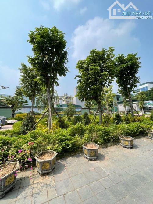 Ngõ oto ngủ trong nhà khu phố Thạch Bàn