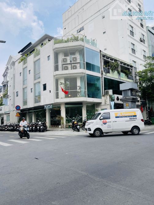 ⭐️ CĂN GÓC MẶT TIỀN PHƯỜNG TÂN ĐỊNH - QUẬN 1. ĐANG CHO THUÊ $6,000/THÁNG
