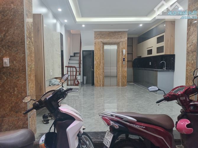 chủ tôi cần bán căn nhà GIANG VĂN MINH - 6 TẦNG - THANG MÁY- LÔ GÓC