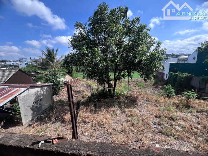 Bán 1 chiếc View xịn xò hơn 2.000m2 trong lòng thành phố.  6 phút tới ngã sáu BMT. 13,9 Tỷ