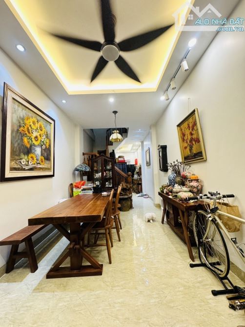 Bán nhà Tôn Thất Tùng, thoáng 2 mặt, vị trí đẹp, sổ nở hậu, 39m2 chào 9 tỷ 5