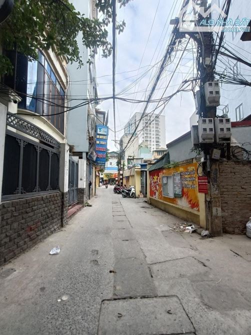 Bán nhà Đội Cấn, diện tích 375m x 4 tầng, mặt tiền 10m, giá 93 tỷ.