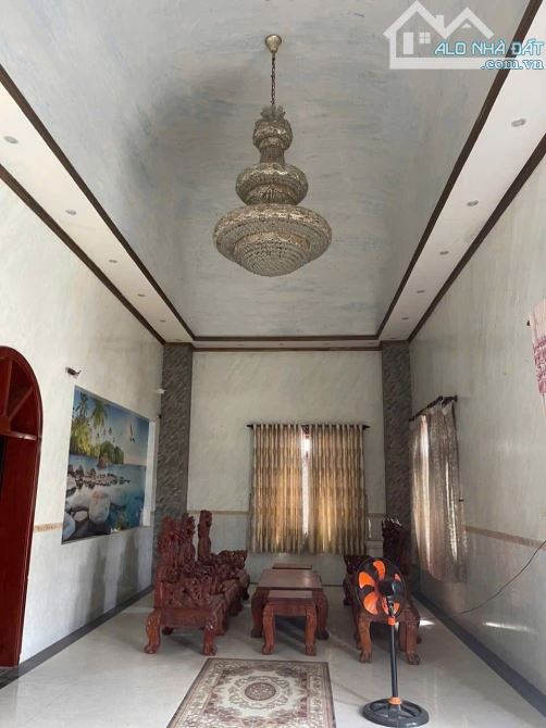 Bán nhà biêt thự góc 2 mặt tiền 1 trệt 3 lầu p. Tân Hoà - 10