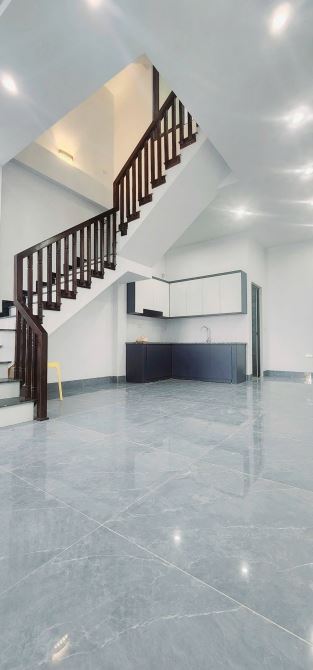 BÁN NHÀ 3 TẦNG GẦN VIMHOMES STAR CITY. VIEW SÔNG MÁT MẺ. Ô TÔ VÀO NHÀ. GẦN ĐL HÙNG VƯƠNG - 10