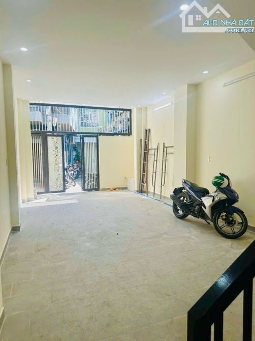 CƠ HỘI ĐẦU TƯ SIÊU LỢI NHUẬN - NHÀ 3.5 TẦNG, 10 PHÒNG TRỌ, VỊ TRÍ TRUNG TÂM  - CHỈ 4 TỶ X - 10