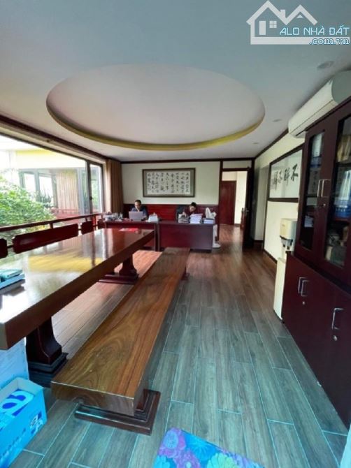 Biệt Thự/ 38 Tỷ /326 M2/ 18 M tiền/Hoa Bằng Lăng . Mê Linh . - 10