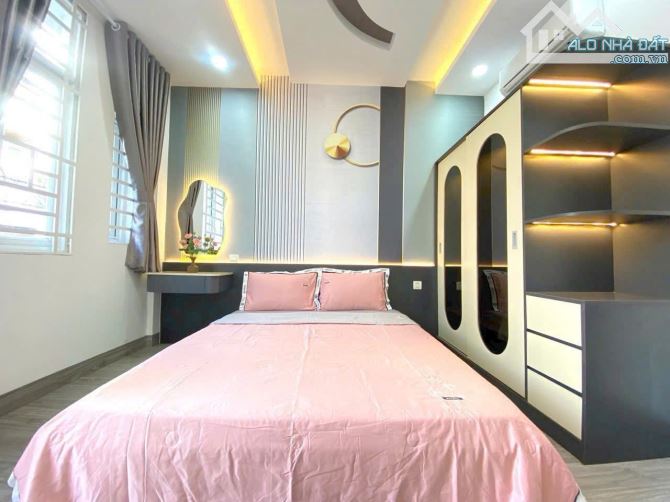 Chỉ 2 tỷ 650 cho căn 45m² Đoàn Văn Bơ xây 1 trệt 2 lầu. Hẻm 5m thông Nguyễn Tất Thành. SHR - 11