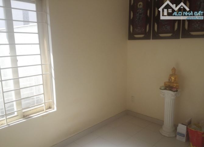 Nhà 38m² Bà Hom xây 1 trệt 2 lầu. Hẻm oto 6m thông, sổ chính chủ. Giá chỉ 2,4 tỷ còn TL - 11