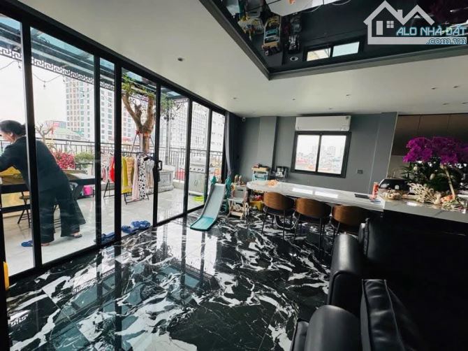 20m Phố Nguyễn Trãi, oto tránh,lô góc 8 tầng thang máy, sổ 75m2 x mtiền 6.2m. Giá 31 tỷ - 11