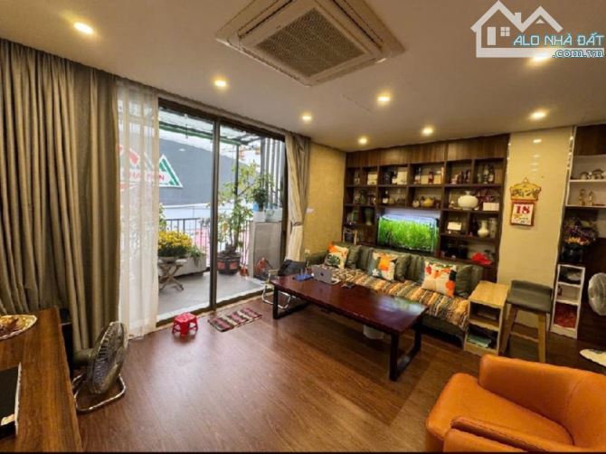 77 m2/24 tỷ/5 tầng/6 M tiền. Lk Nguyễn Gia Bồng. Ngọc Thụy - 11
