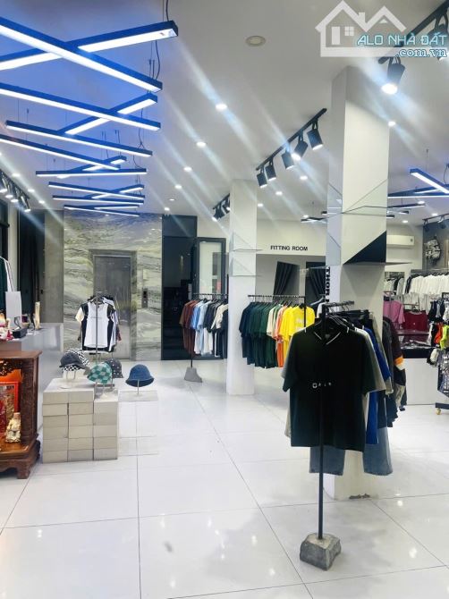 🌴 Nhà 3 tầng lô góc mặt tiền đường kinh doanh - 155mv, Hoàn công đủ - Đường 15m, vỉa hè. - 1