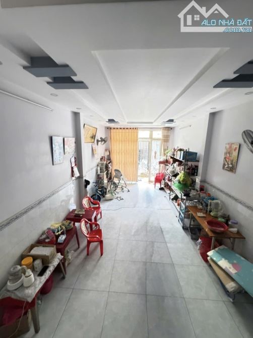 NHÀ KHU PHÂN LÔ HƯƠNG LỘ 2,ĐƯỜNG XE TẢI,3 TẦNG,64N2(4×16),3PN,GẦN KHU TÊN LỬA,CHỈ 5,65 tỷ - 1