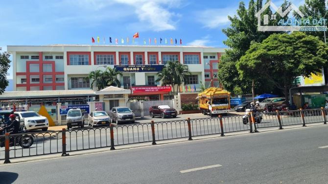 Bán GẤP nhà MTKD Quang Trung P.10 ngang 8m 110m2 4 lầu TN 100tr ngay UBND Quận 24 tỷ. - 1