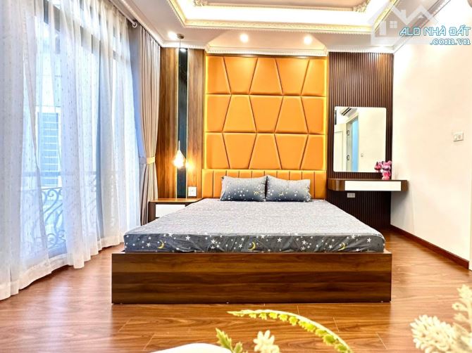 Bán nhà Hoàng Hoa Thám, Nội thất Lung Linh, 57m2, 8.5 tỷ - 1