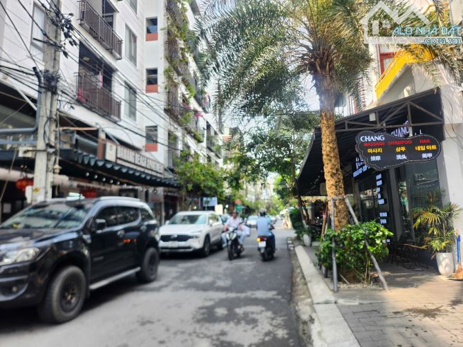 BÁN ĐẤT TẶNG NHÀ – VỊ TRÍ VIP, BÀ HUYỆN THANH QUAN -CÁCH VÕ NGUYÊN GIÁP CHỈ 50M – GIÁ TỐT - 1