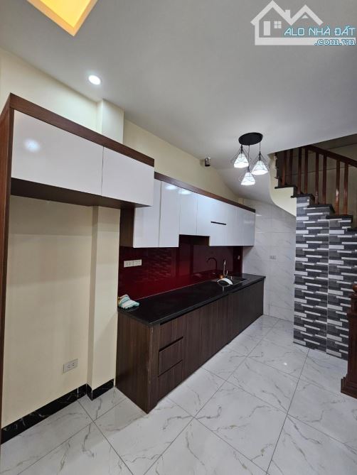 NHÀ ĐẸP MỚI TINH NGỌC LÂM - NGUYỄN VĂN CỬ O TO ĐỖ CỬA - BAY NHANH - 1