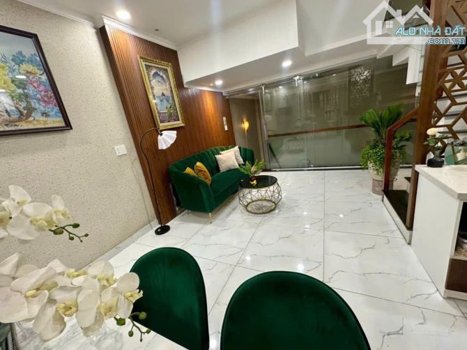 🌈Nhà Khu Nam Long Giáp Gò Vấp- 5 tầng giá chỉ 5tỷ390 còn bớt💵🏡
✅Dt 4x13.5 1 trệt 1 - 1