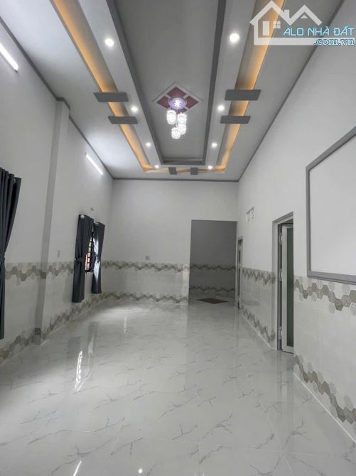 Bán nhà lầu tân phong ngay chợ 26 hẻm xe hơi giá tốt chỉ 2tỷ hơn quá rẻ ạ - 1