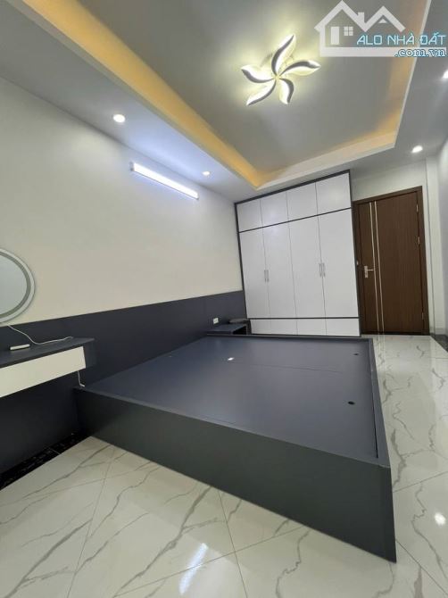 BÁN NHÀ TRƯƠNG ĐỊNH NHÀ XÂY MỚI   Dt. 38 m2.   Xây 5 tầng - 1