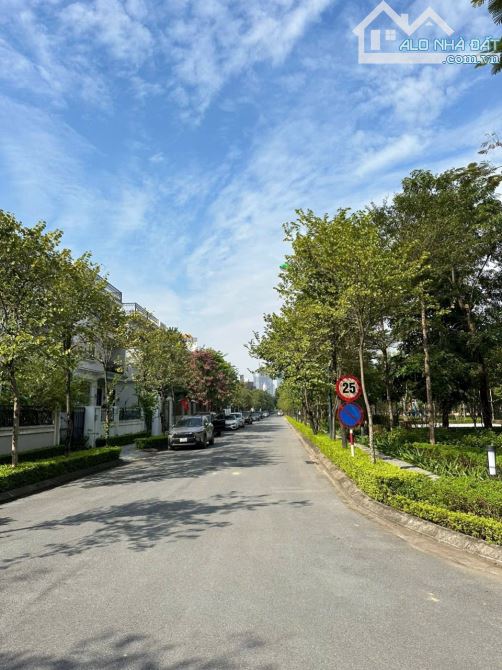 BÁN GẤP BIỆT THỰ 400M2 KHU K6 CIPUTRA TÂY HỒ VIEW CÔNG VIÊN CỰC HIẾM