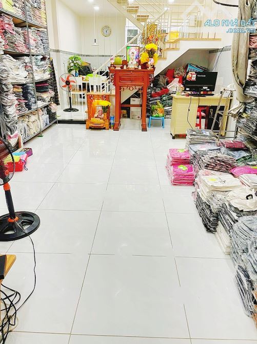 NGAY LÊ TRỌNG TẦN  - HẺM ÔTÔ- 70M2 - 1 BƯỚC QUA ChỢ - 3 BƯỚC QUA TRƯỜNG - CHỈ 5XTỶ. CÒN TL - 1