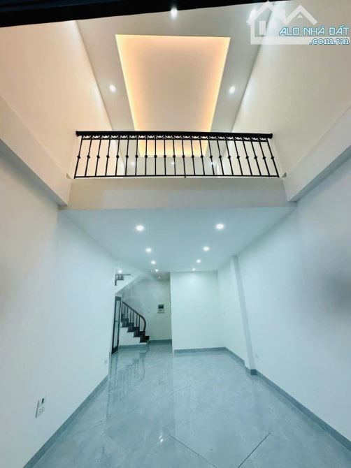 GIÁ CHỈ 9,8 TỶ CÓ NHÀ MINH KHAI Ở LUÔN, NGÕ THOÁNG, GẦN PHỐ, THANG MÁY DIỆN TÍCH 45M2 - 1