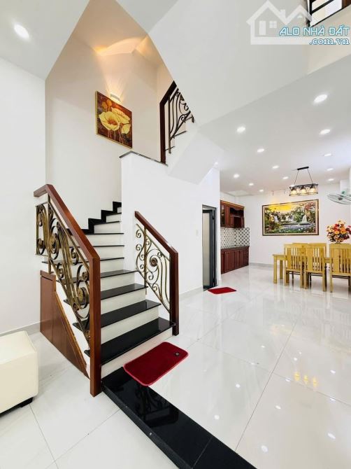 Mua nhanh căn nhà đẹp 58.4m2 ngay Lê Văn Lương, Quận 7. Giá: 4 Tỷ 090. SHR, hẻm xe hơi - 1