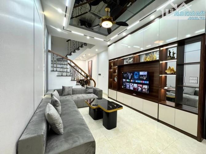 Bán nhà Thuỵ Phương – View Đông Nam thoáng mát - Lô góc - 38m2 - 5 tỷ - 1
