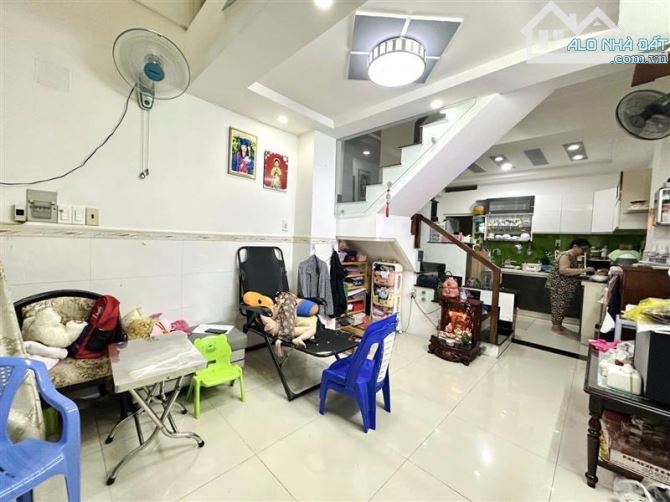 Nhà đúc 5 tầng BTCT, mới, đẹp, HXH trung tâm Q3, 33m2, 3,3m X 10m 7,9 tỷ . - 1