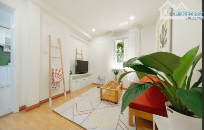 BÁN CĂN HỘ TẬP THỂ TRƯƠNG HÁN SIÊU BÀ TRIỆU HOÀN KIẾM - 50M 2PN - TẦNG THẤP SĐCC HOMESTAY - 1